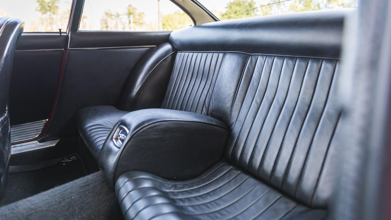 1967 Ferrari 330 GT 2+2 Series II