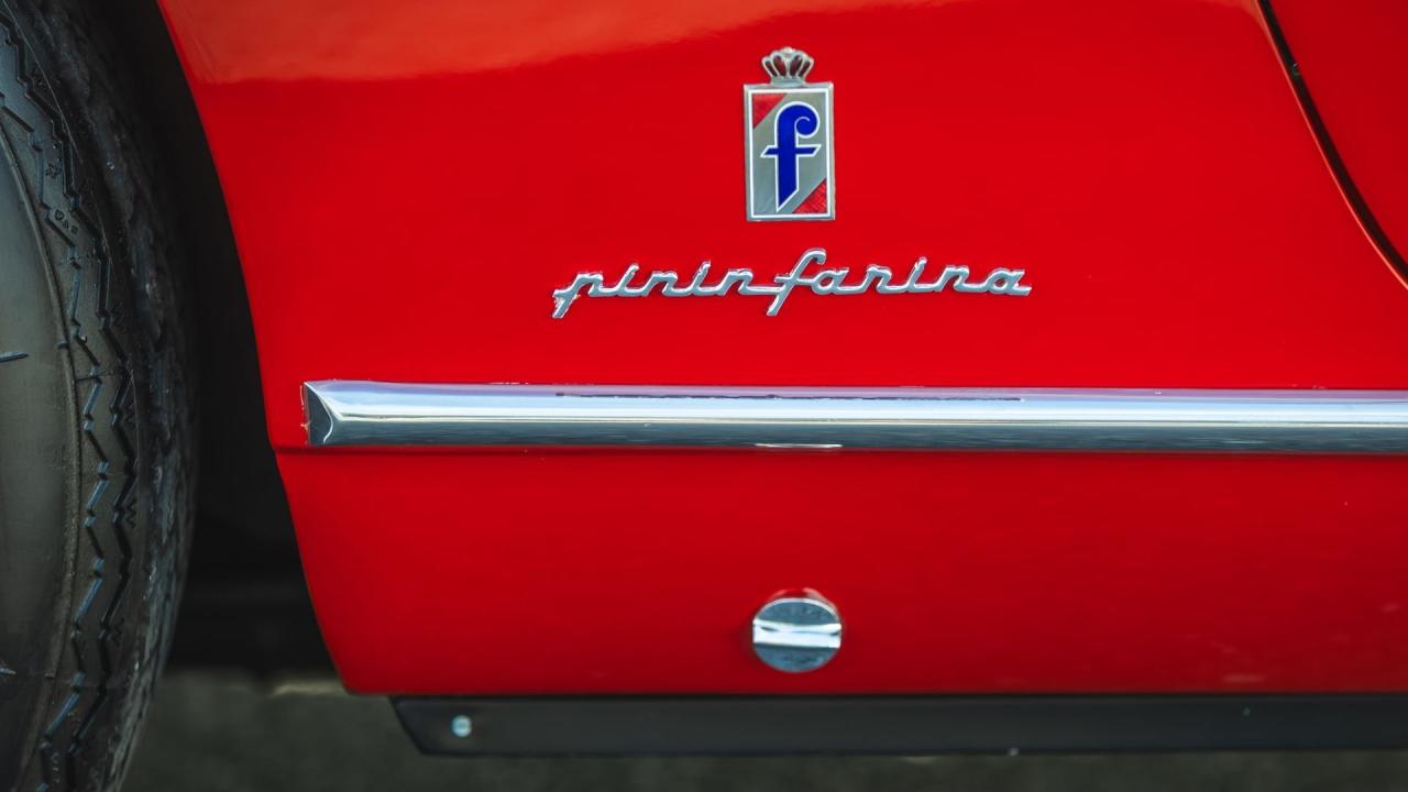 1967 Ferrari 330 GT 2+2 Series II