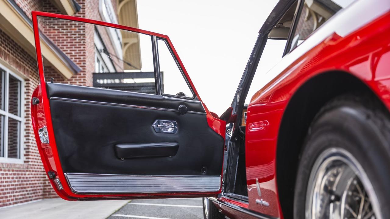 1967 Ferrari 330 GT 2+2 Series II