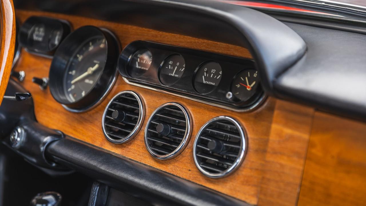 1967 Ferrari 330 GT 2+2 Series II