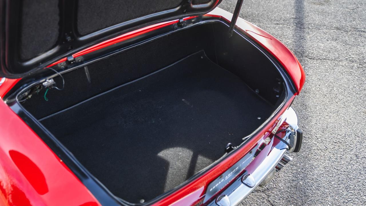 1967 Ferrari 330 GT 2+2 Series II