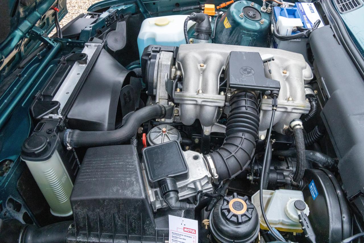 1993 BMW 316i Touring &ldquo;Design (Individual) Edition&rdquo; with 47.000 kms