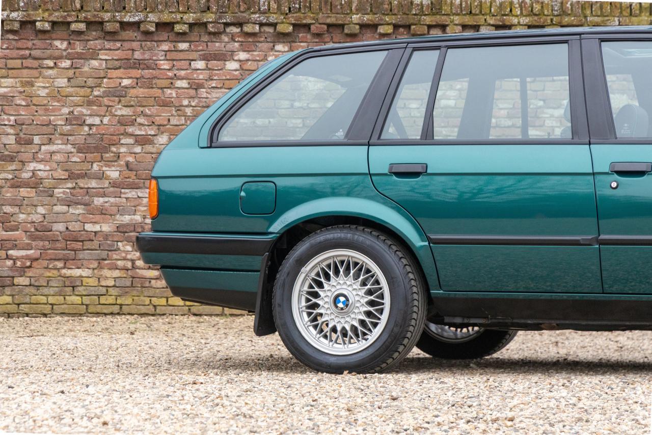 1993 BMW 316i Touring &ldquo;Design (Individual) Edition&rdquo; with 47.000 kms