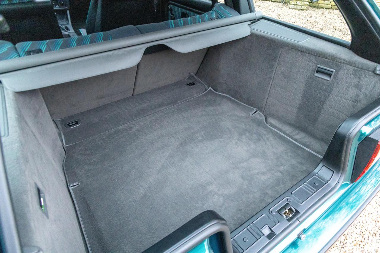 1993 BMW 316i Touring &ldquo;Design (Individual) Edition&rdquo; with 47.000 kms