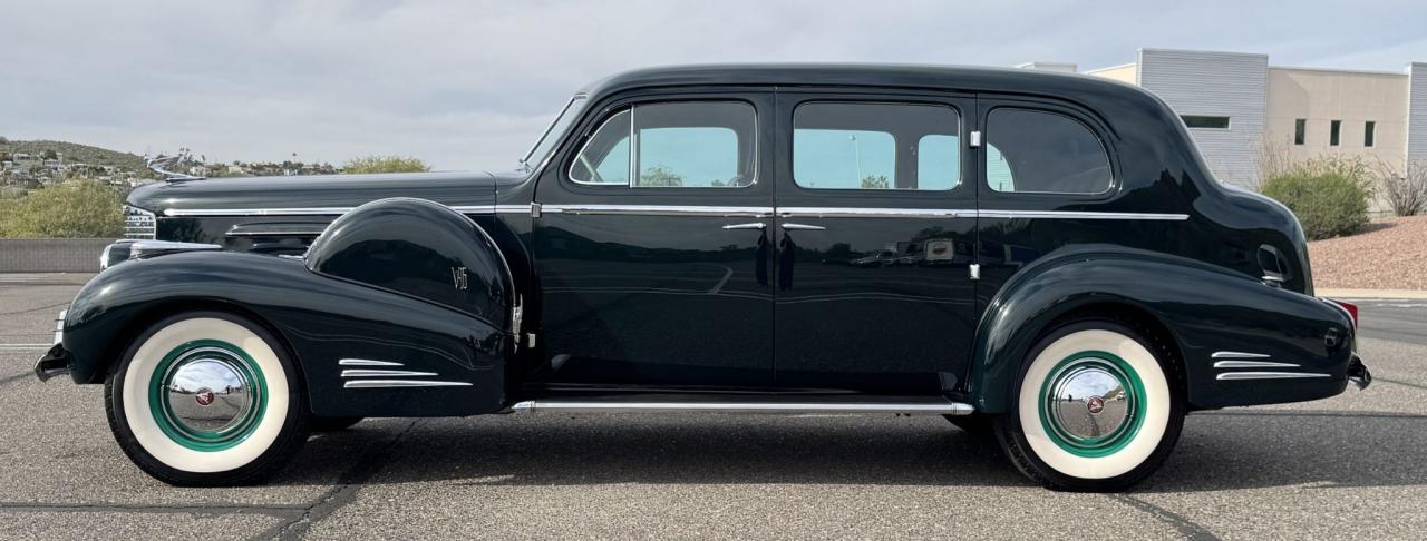 1940 Cadillac Model 9033