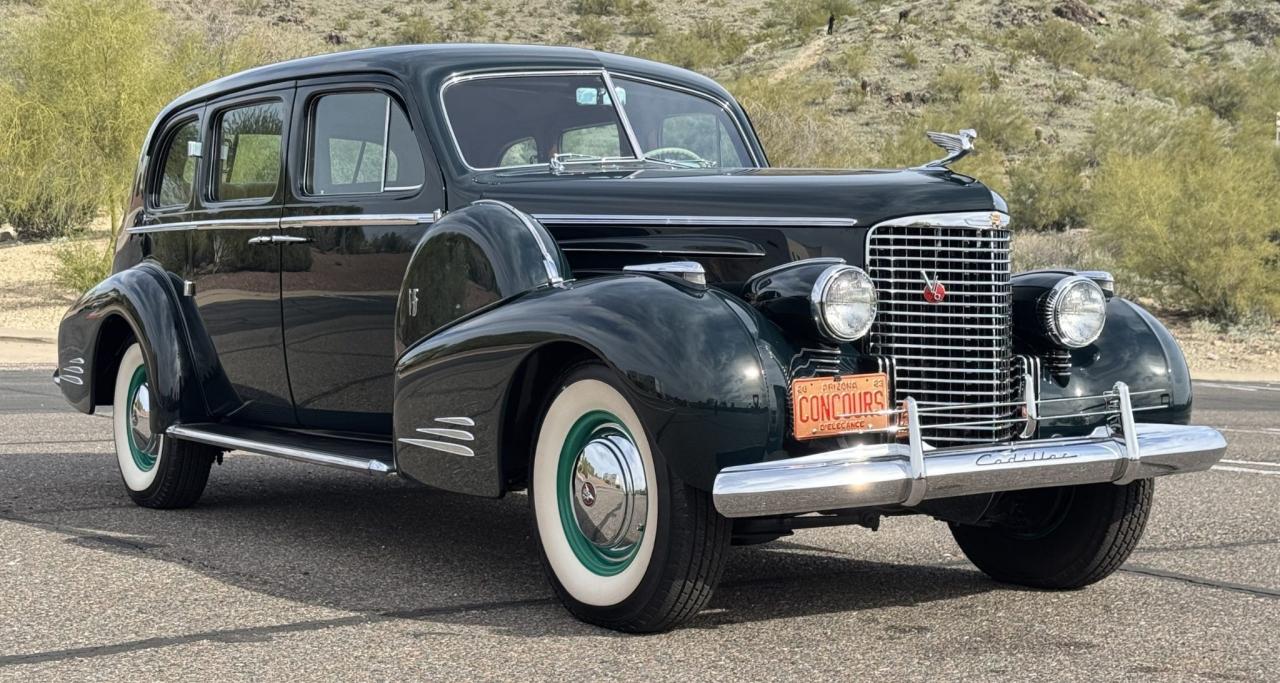 1940 Cadillac Model 9033
