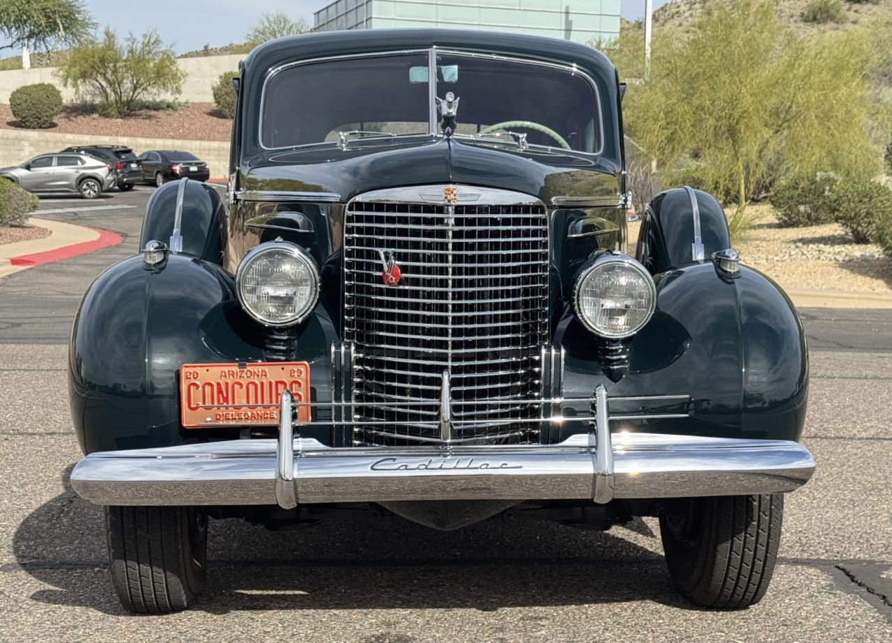 1940 Cadillac Model 9033