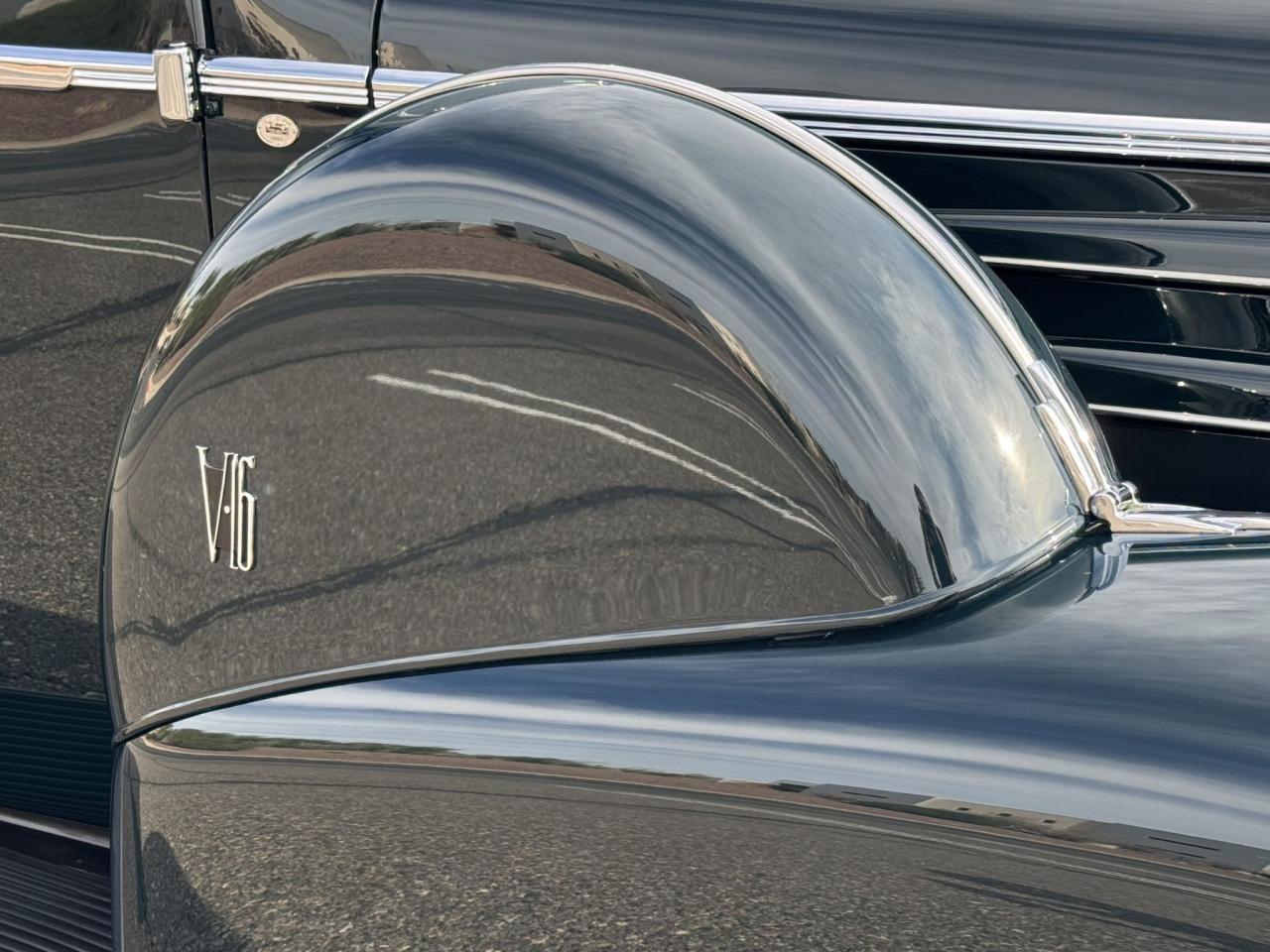 1940 Cadillac Model 9033