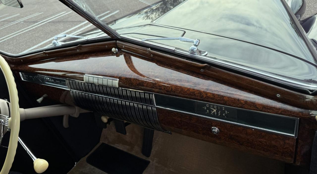 1940 Cadillac Model 9033