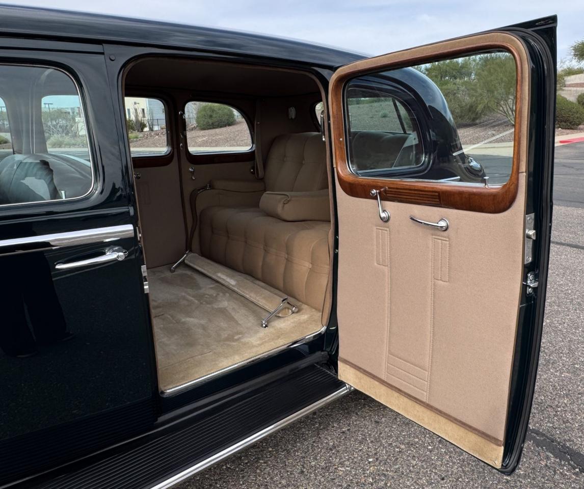 1940 Cadillac Model 9033