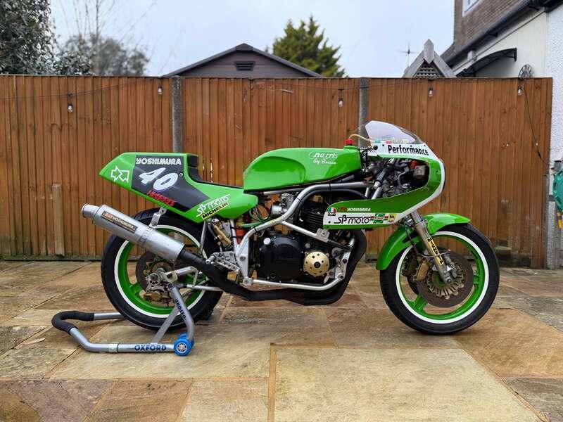 1985 HARRIS KAWASAKI RACE BIKE