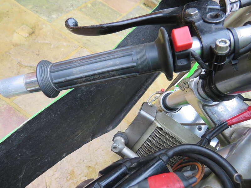 1985 HARRIS KAWASAKI RACE BIKE