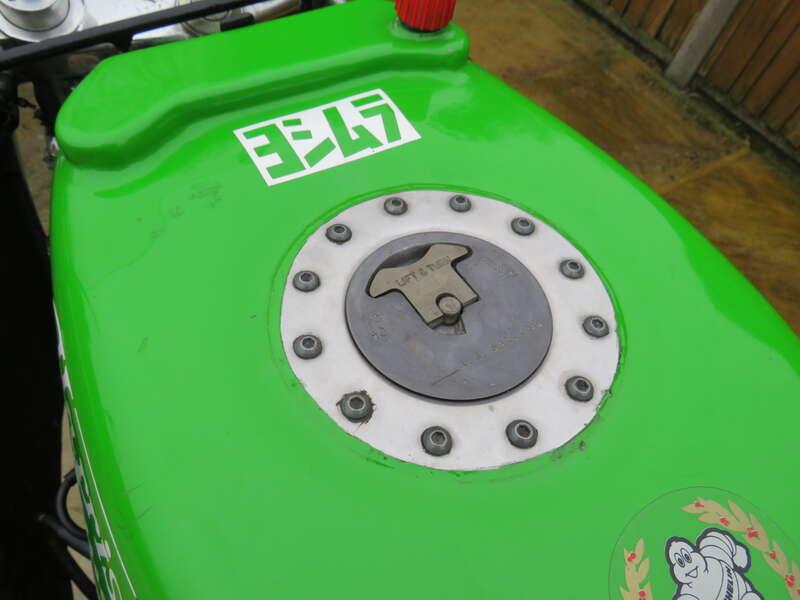 1985 HARRIS KAWASAKI RACE BIKE