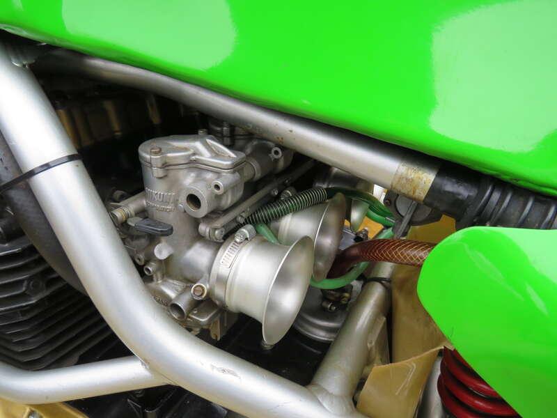 1985 HARRIS KAWASAKI RACE BIKE