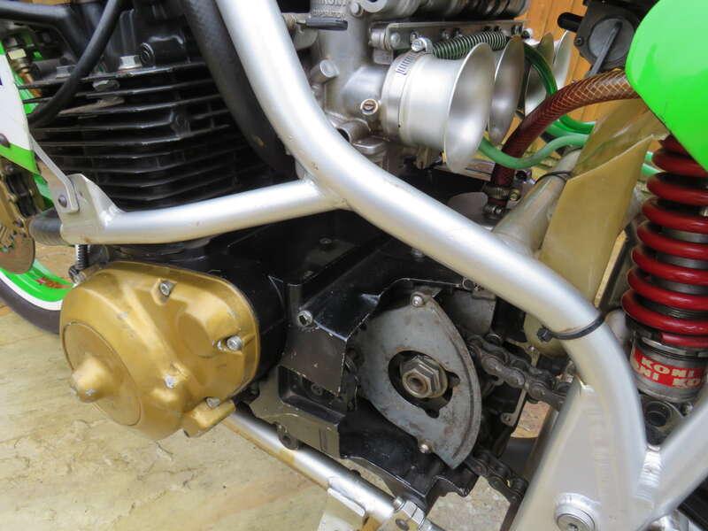 1985 HARRIS KAWASAKI RACE BIKE