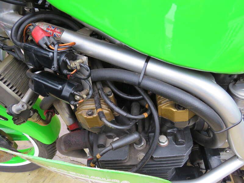 1985 HARRIS KAWASAKI RACE BIKE