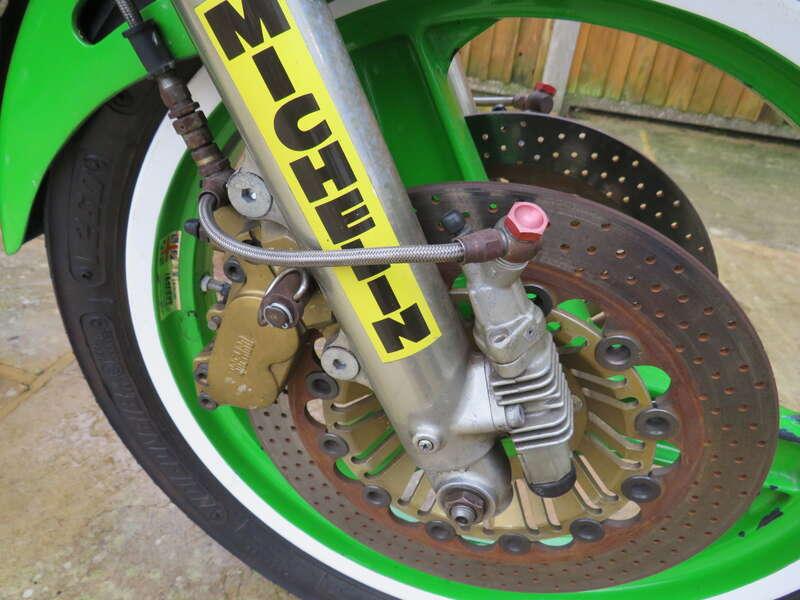 1985 HARRIS KAWASAKI RACE BIKE