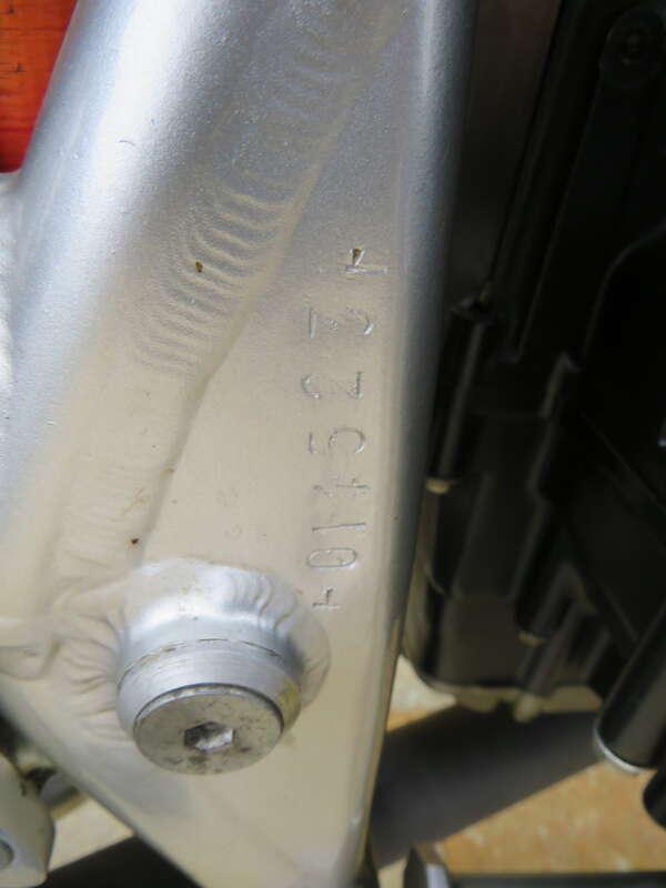 1985 HARRIS KAWASAKI RACE BIKE