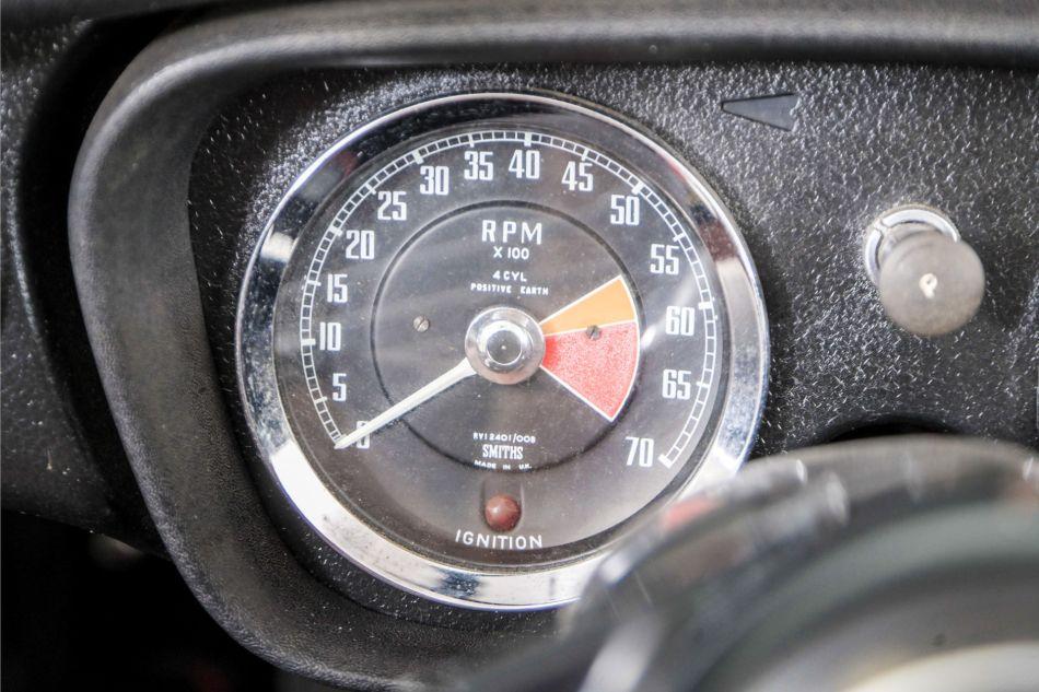 1966 MG B MGB overdrive chroom spaakwielen