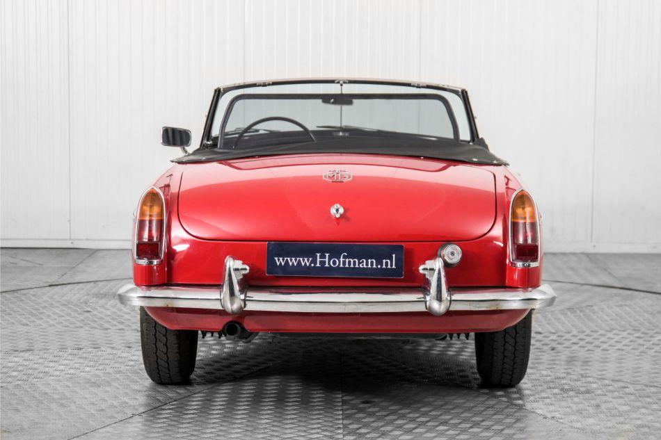 1966 MG B MGB overdrive chroom spaakwielen