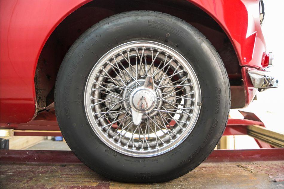 1966 MG B MGB overdrive chroom spaakwielen