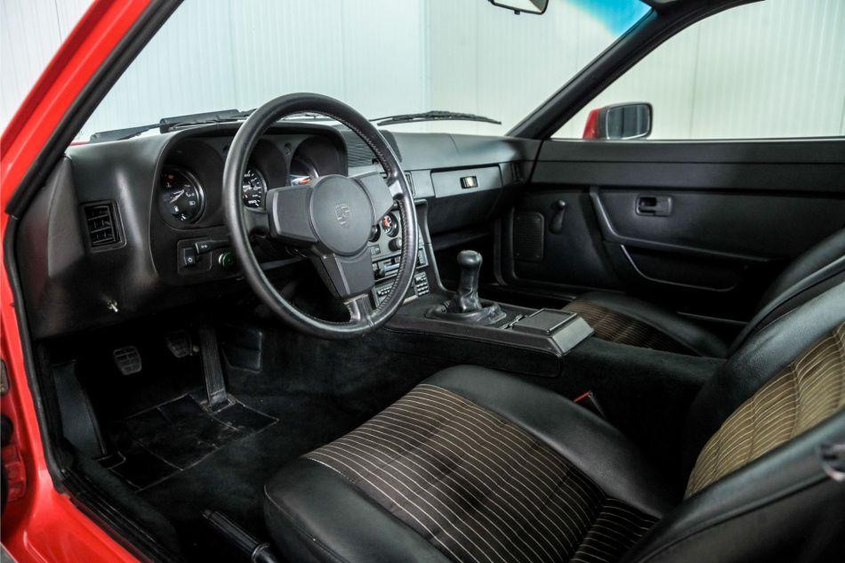 1986 Porsche 924S 2.5