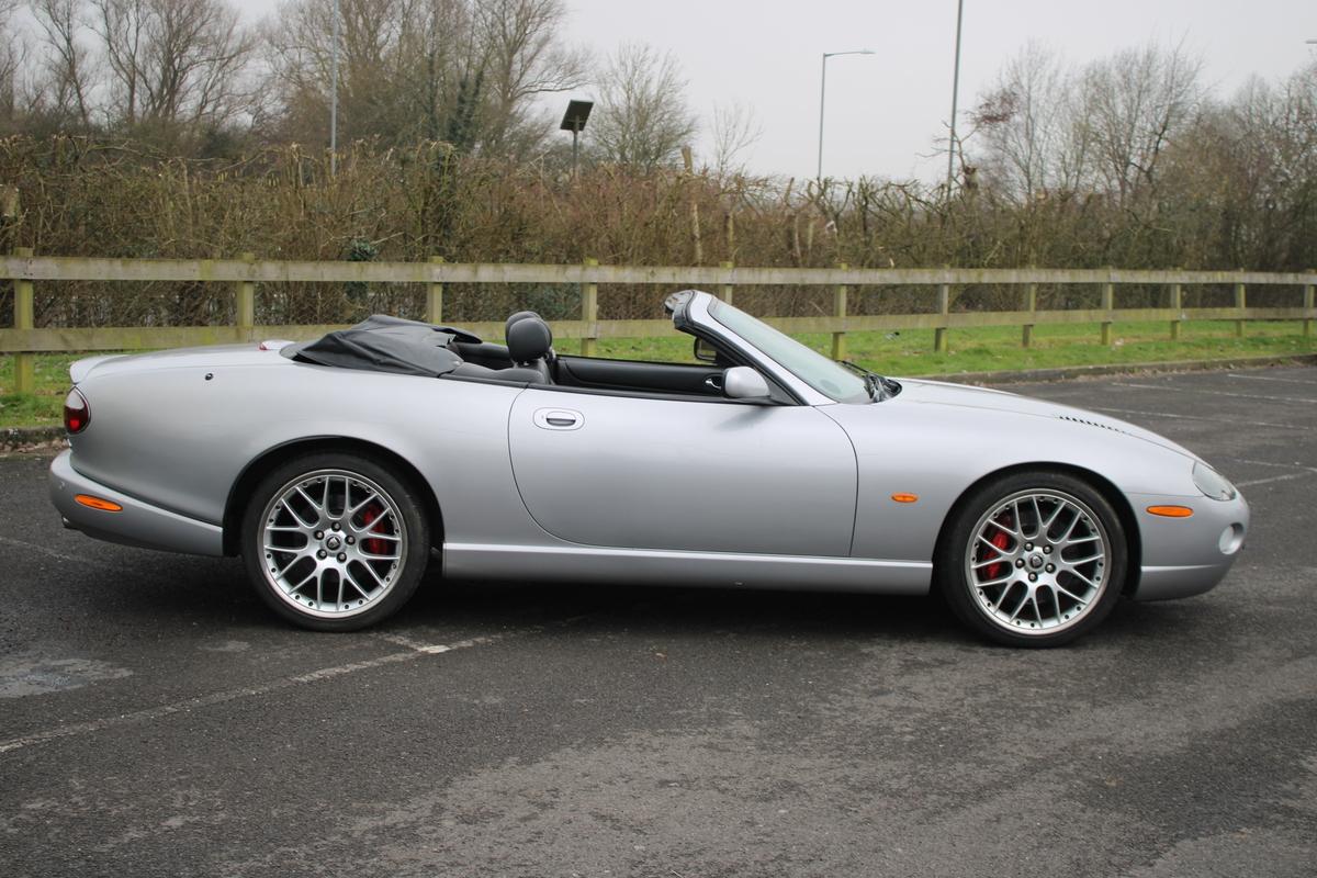 2005 Jaguar XKR CONVERTIBLE AUTO