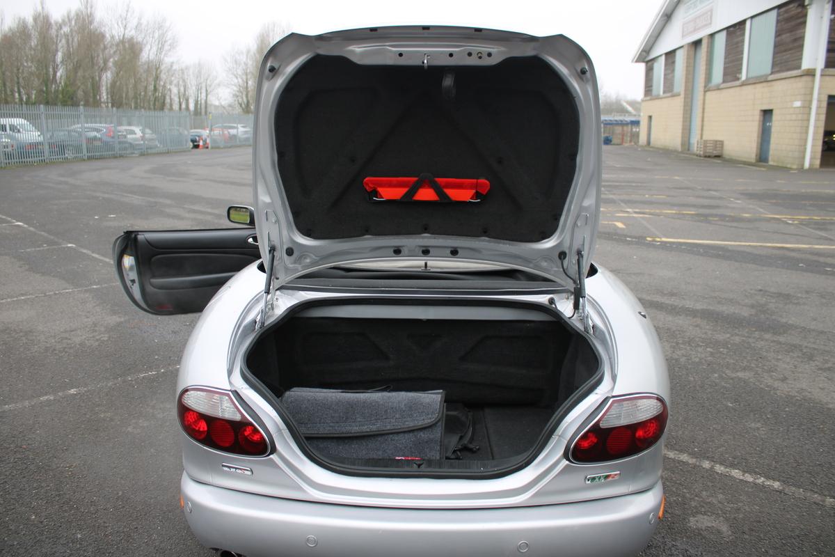 2005 Jaguar XKR CONVERTIBLE AUTO