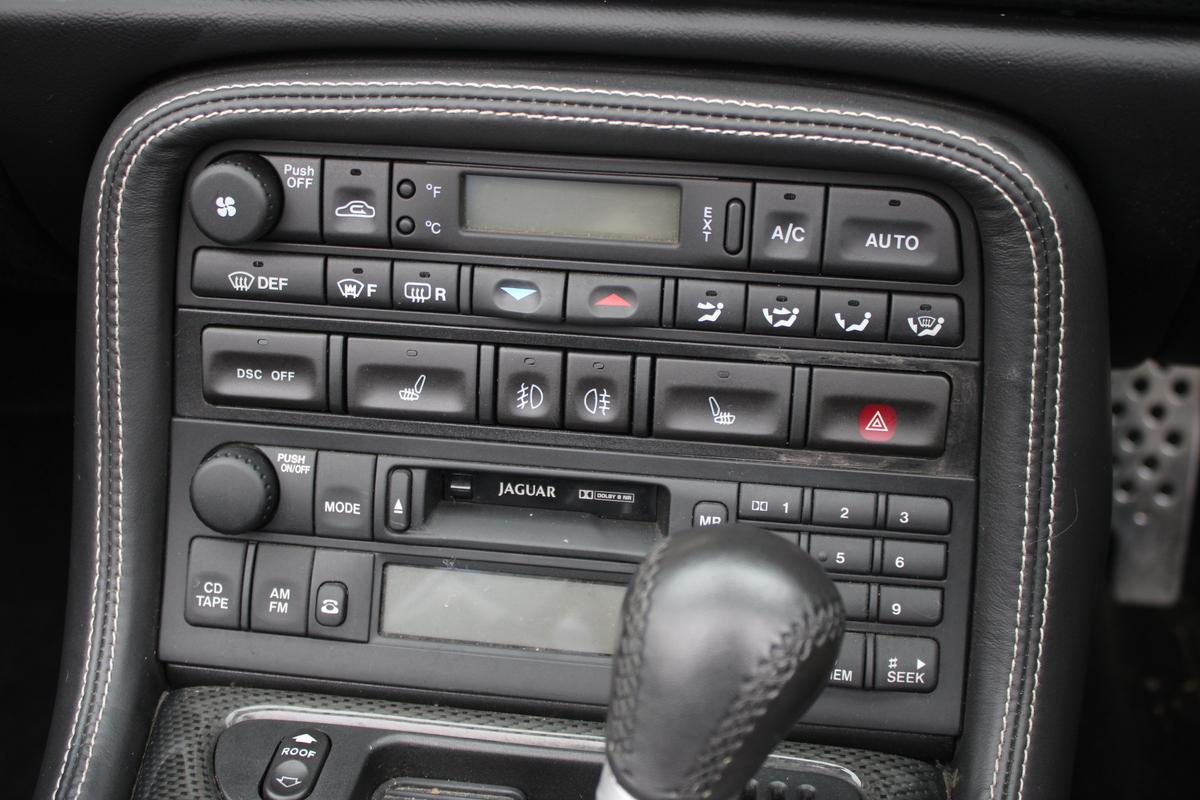 2005 Jaguar XKR CONVERTIBLE AUTO