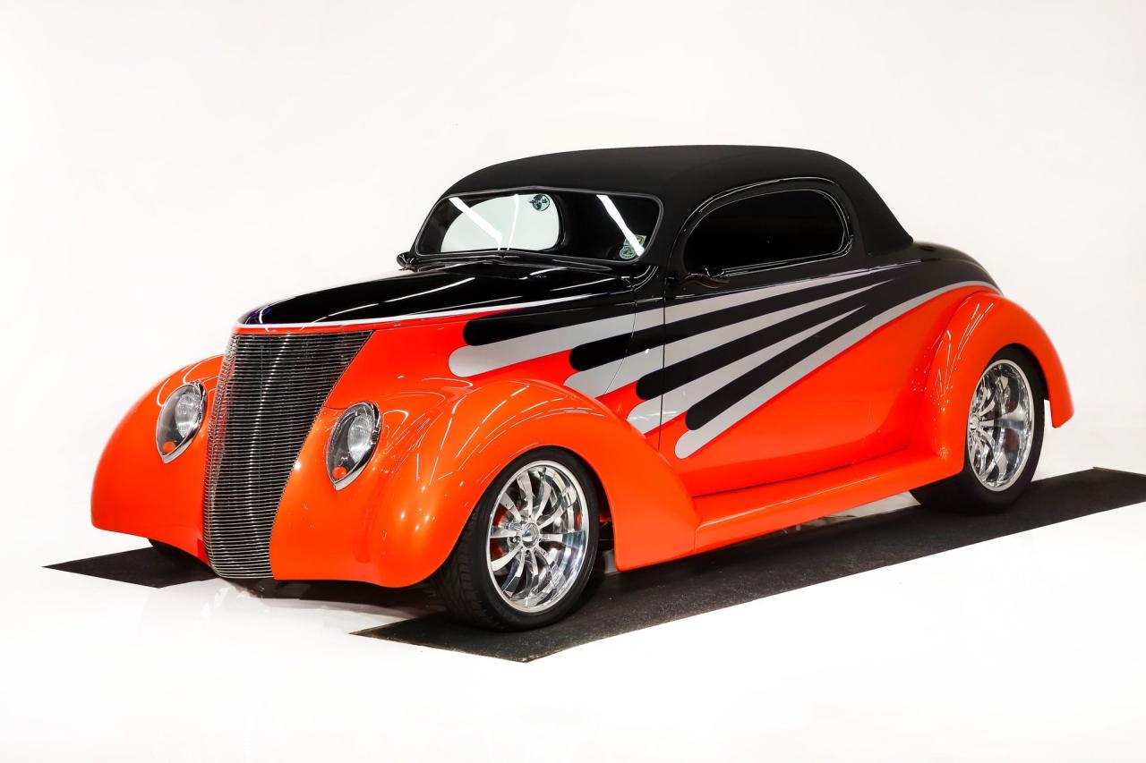 1937 Ford Custom
