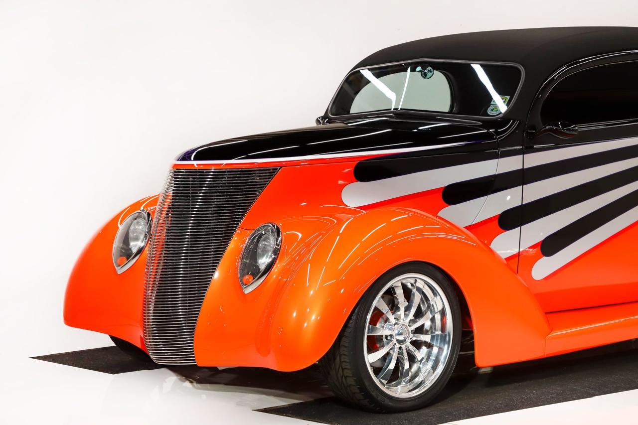 1937 Ford Custom