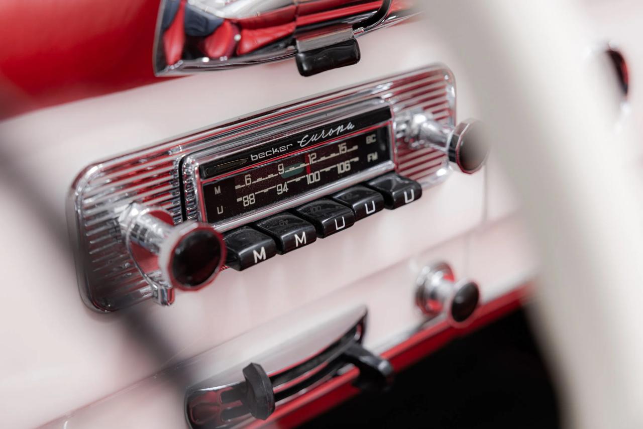 1961 Mercedes - Benz 190SL