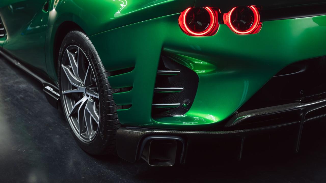 2023 Ferrari 812 Competizione