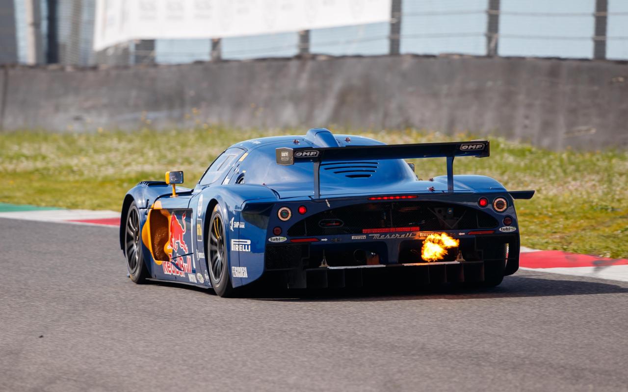 2005 Maserati MC12 GT1