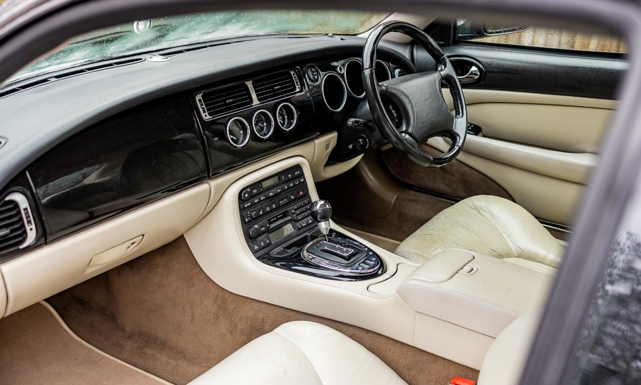 1998 Jaguar XKR Paramount