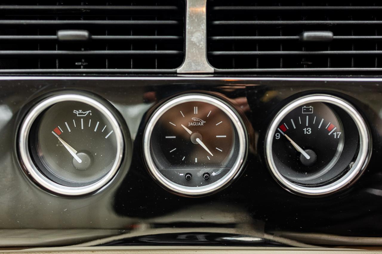 1998 Jaguar XKR Paramount