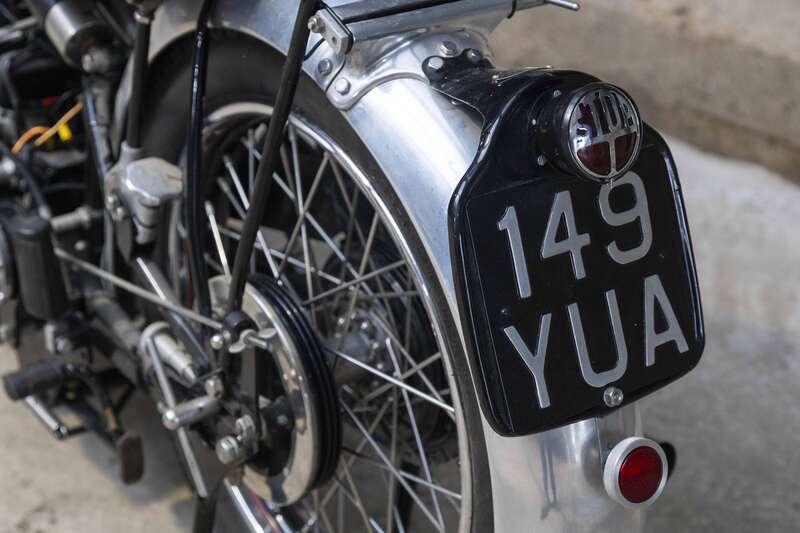 1952 VINCENT SHADOW