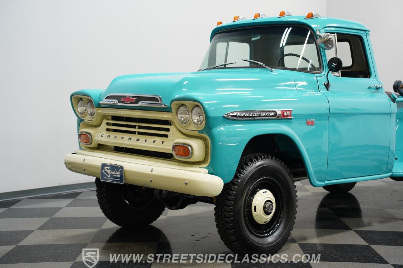 1959 Chevrolet Apache 3800 NAPCO 4X4 Tow Truck