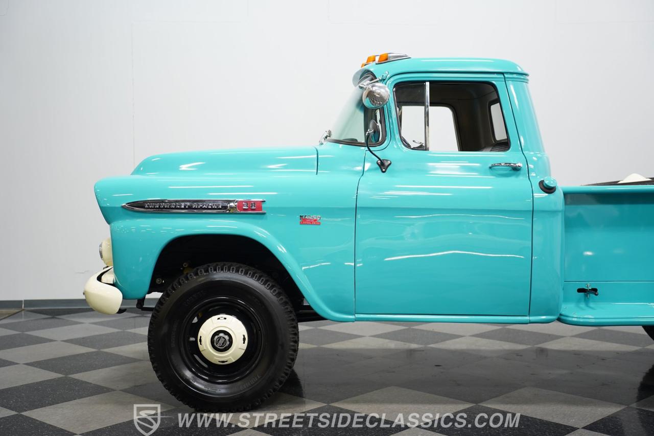 1959 Chevrolet Apache 3800 NAPCO 4X4 Tow Truck