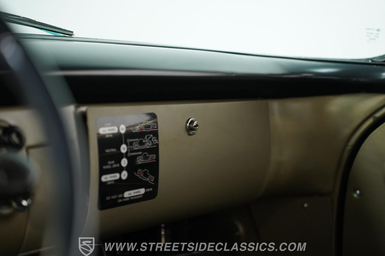 1959 Chevrolet Apache 3800 NAPCO 4X4 Tow Truck