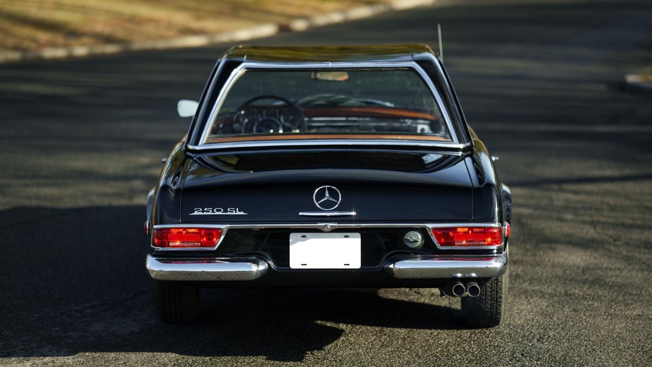 1967 Mercedes - Benz 250 SL Pagoda