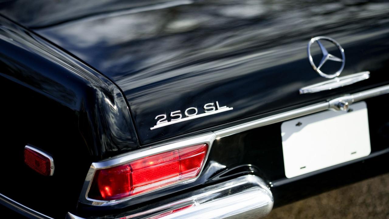 1967 Mercedes - Benz 250 SL Pagoda