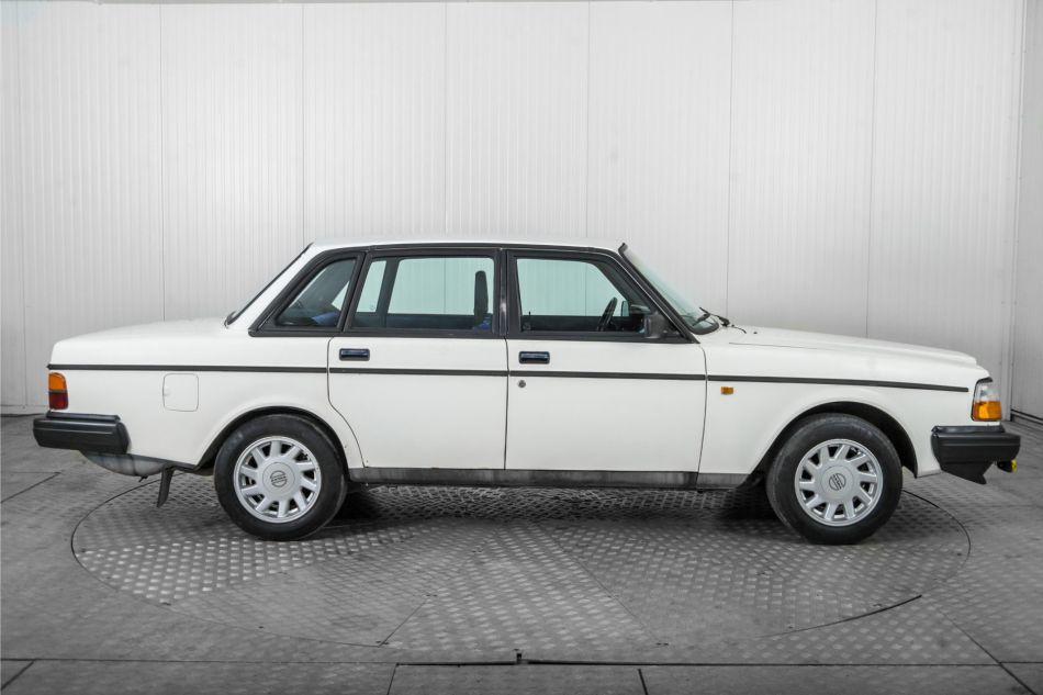 1984 Volvo 244