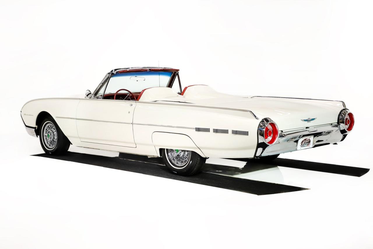 1962 Ford Thunderbird