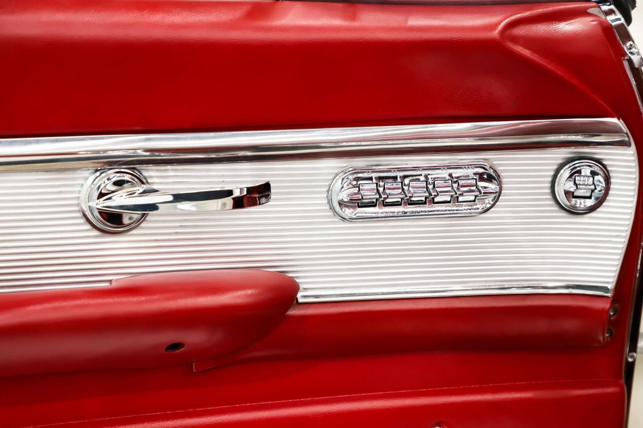 1962 Ford Thunderbird