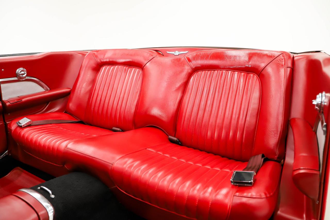 1962 Ford Thunderbird