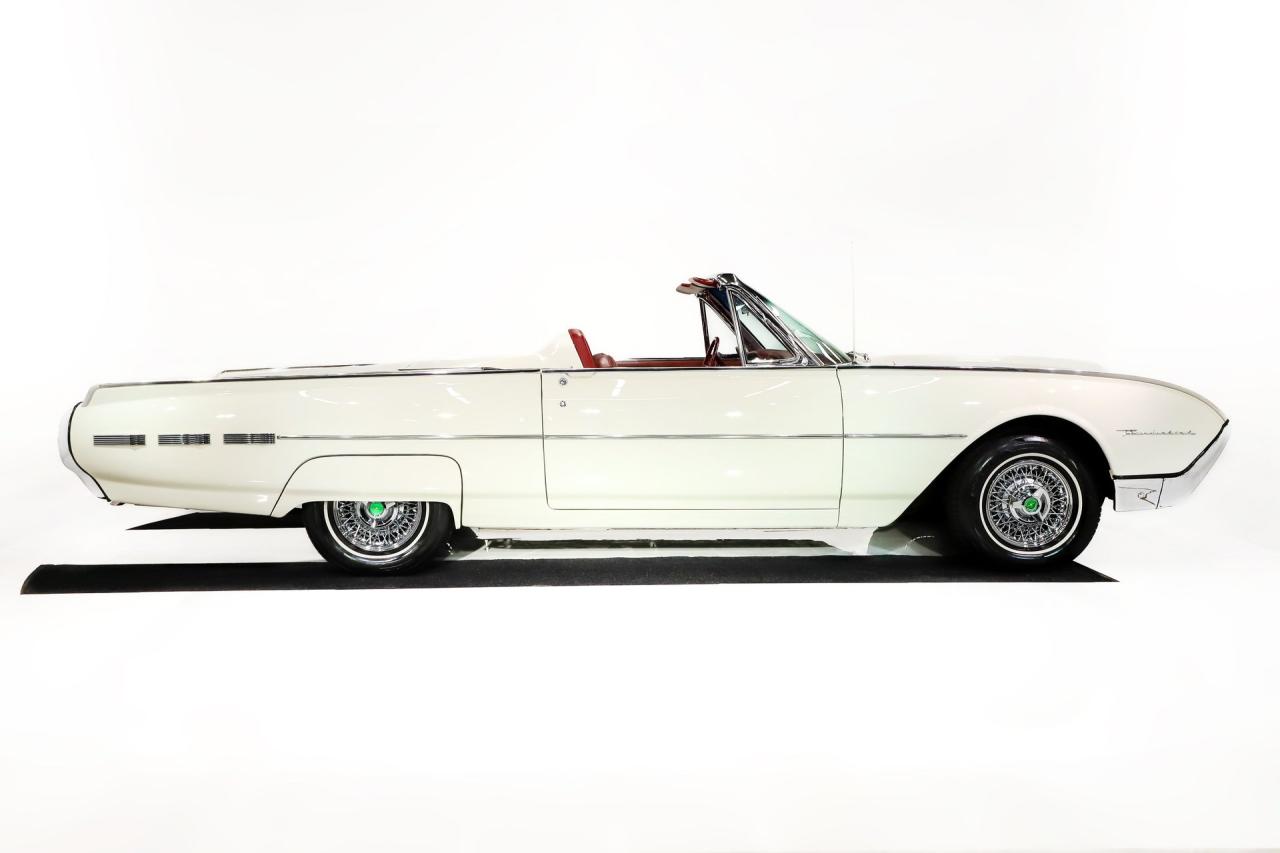 1962 Ford Thunderbird