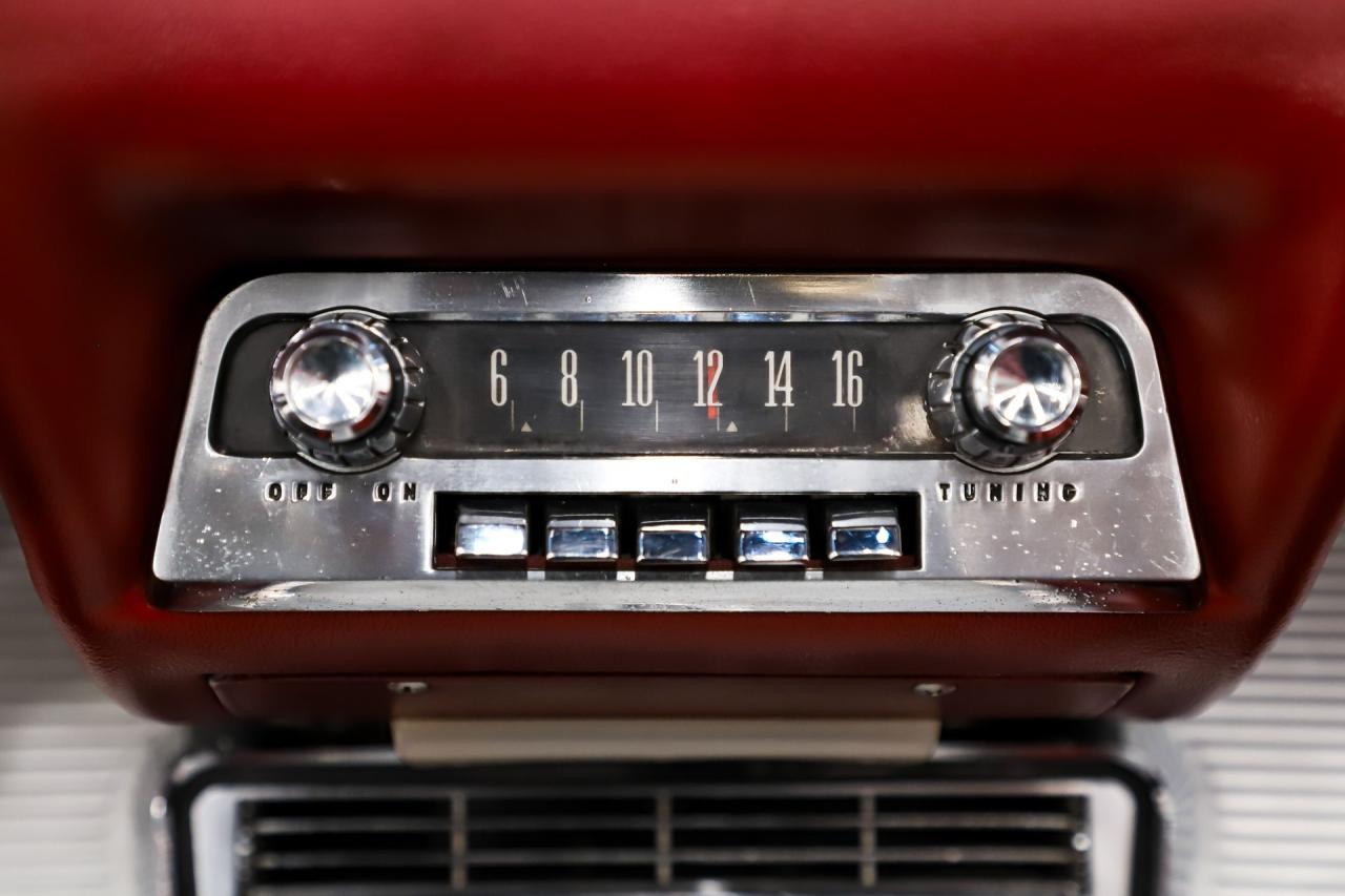 1962 Ford Thunderbird