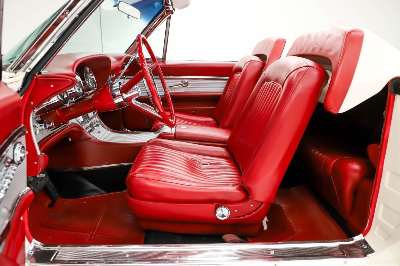 1962 Ford Thunderbird