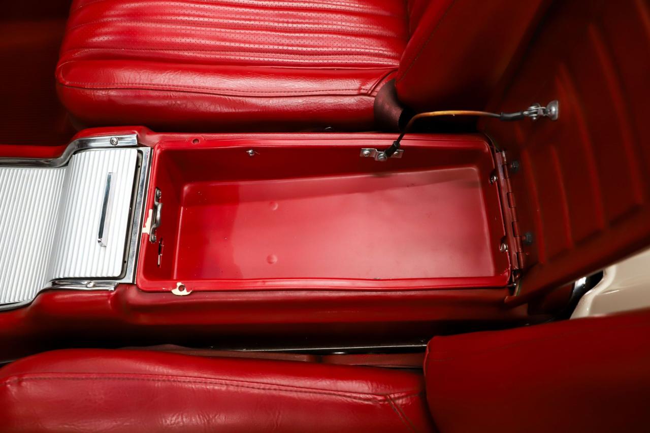 1962 Ford Thunderbird